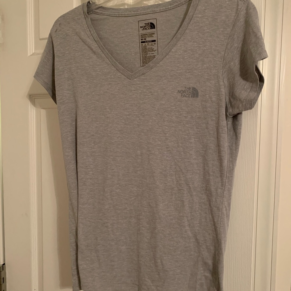 grey north face tshirt